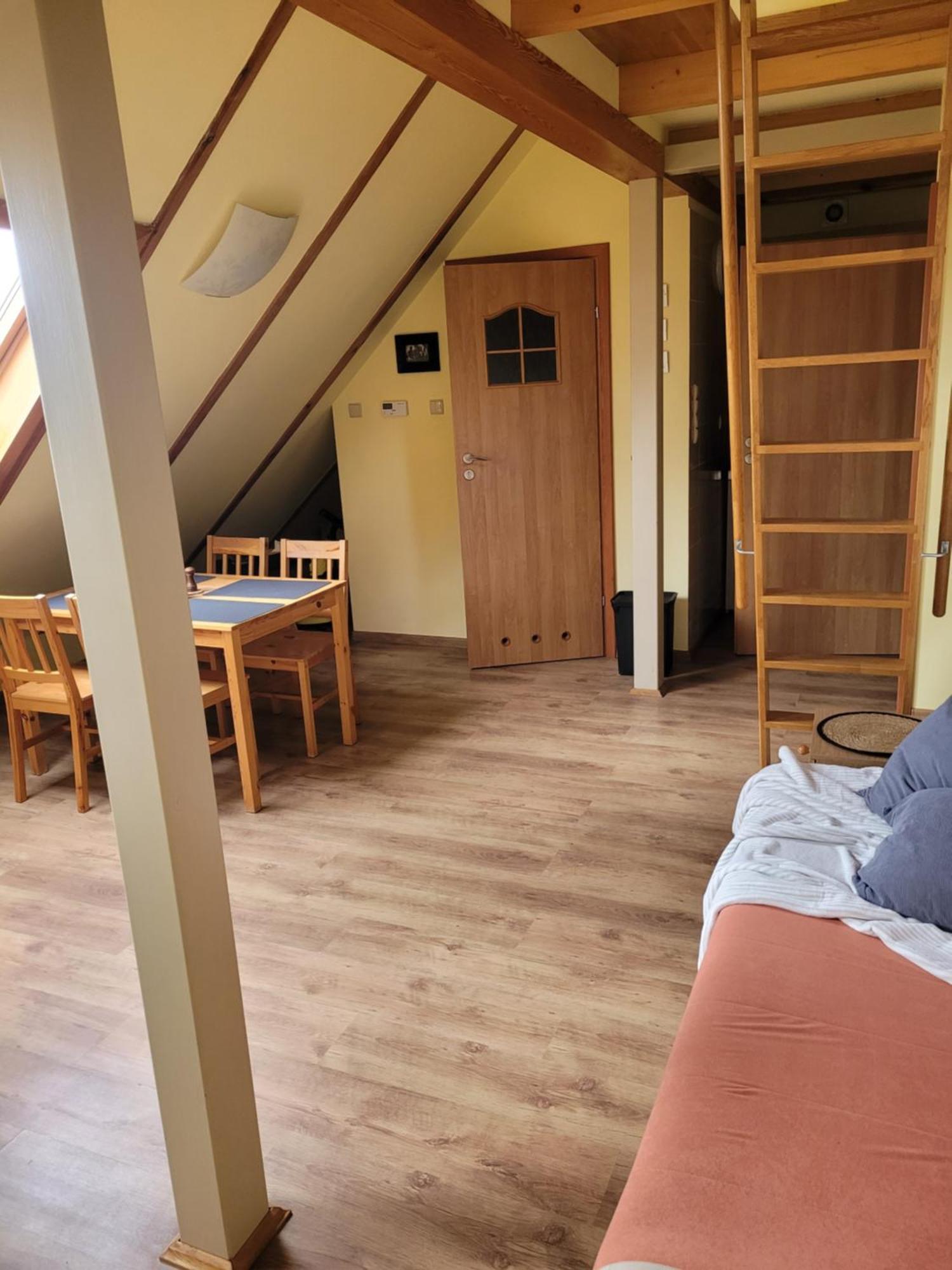 Apartamenty Na Poddaszu Bierdzany Luaran gambar