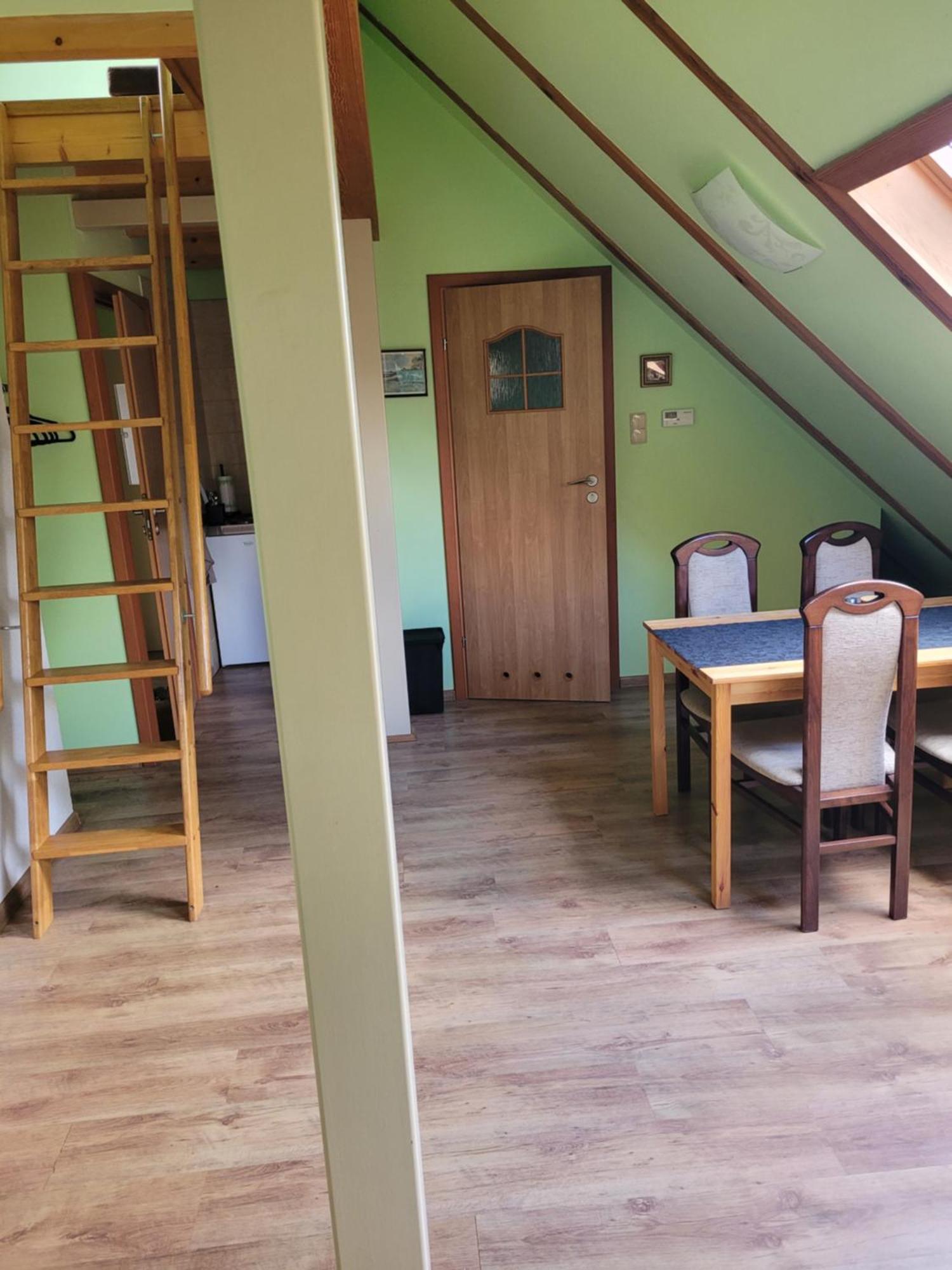 Apartamenty Na Poddaszu Bierdzany Luaran gambar