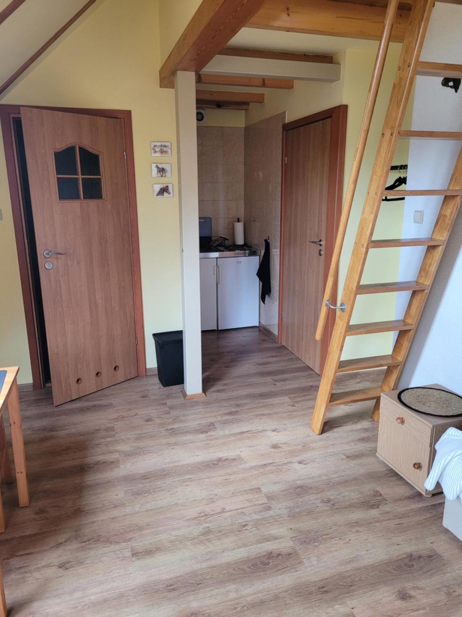 Apartamenty Na Poddaszu Bierdzany Luaran gambar